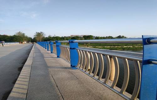 不锈钢道路护栏