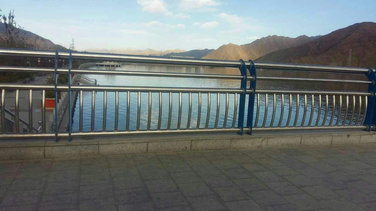 不锈钢河道护栏